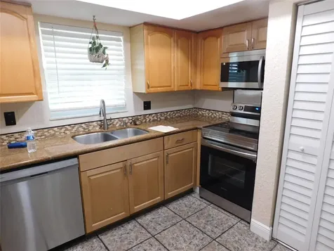 836 SW 80th Avenue North Lauderdale FL 33068