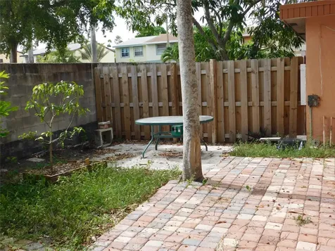 836 SW 80th Avenue North Lauderdale FL 33068
