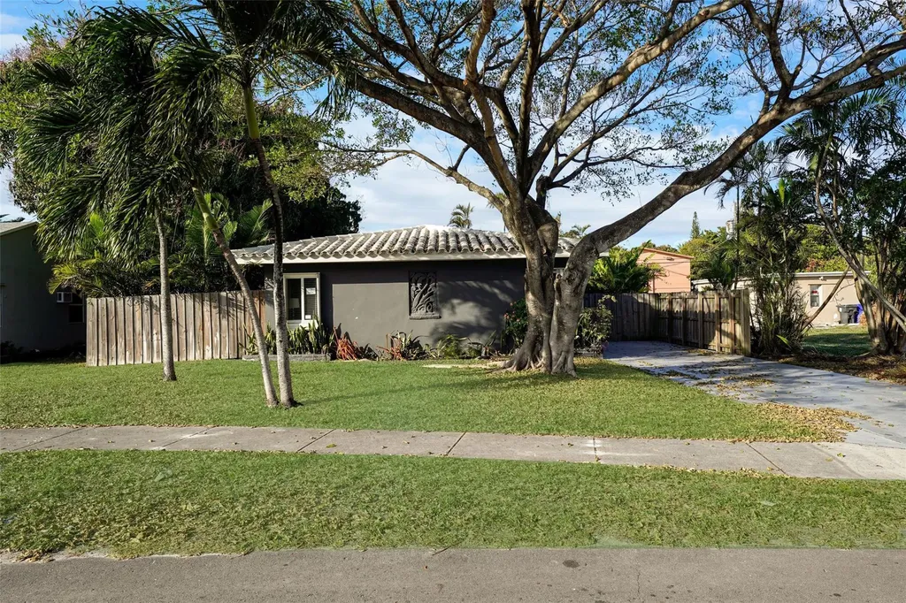 1955 Thomas Street Hollywood FL 33020