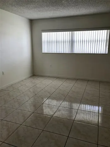 Miami FL 33172
