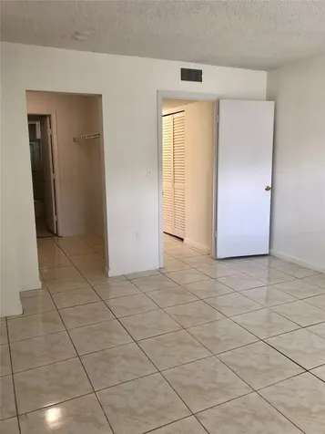 Miami FL 33172