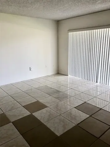 Miami FL 33172