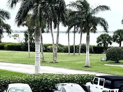 40 NE Plantation Road Stuart FL 34996