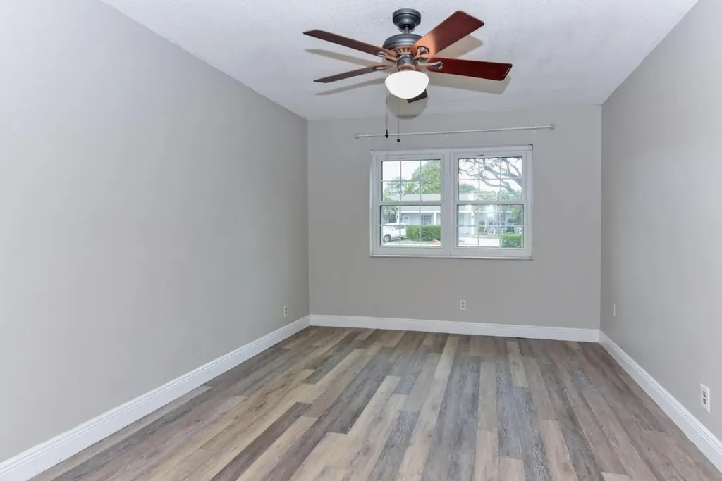 298 SW 6th Street Boca Raton FL 33432