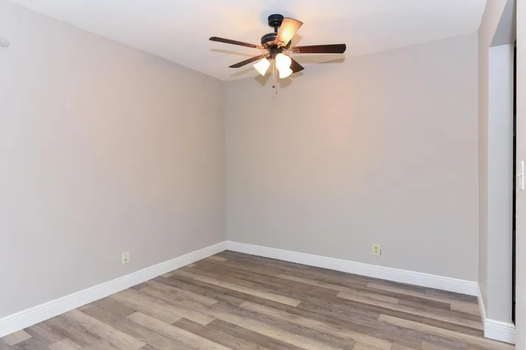 298 SW 6th Street Boca Raton FL 33432