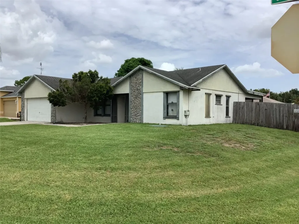 449 SW Aster Road Port St Lucie FL 34953
