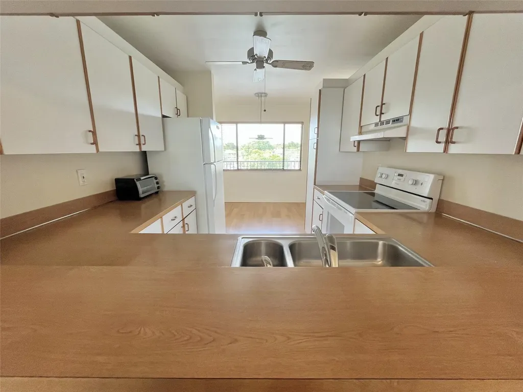 9691 N Belfort Circle Fort Lauderdale FL 33321