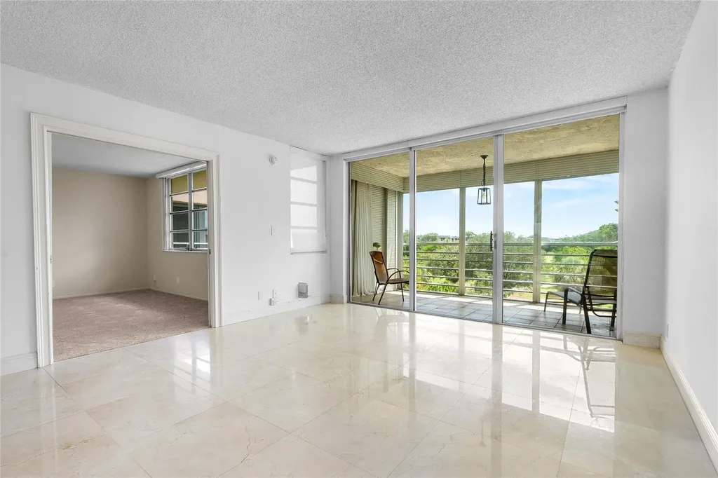 535 Oaks Drive Pompano Beach FL 33069