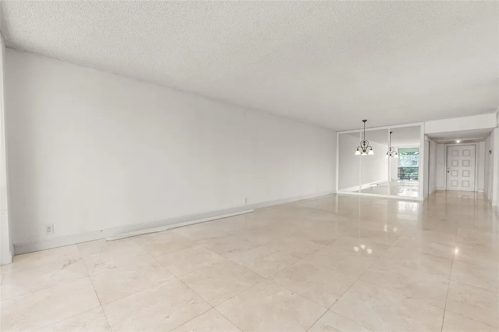 535 Oaks Drive Pompano Beach FL 33069