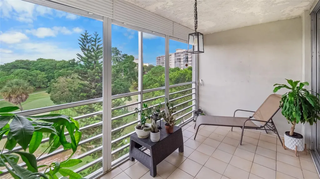 535 Oaks Drive Pompano Beach FL 33069