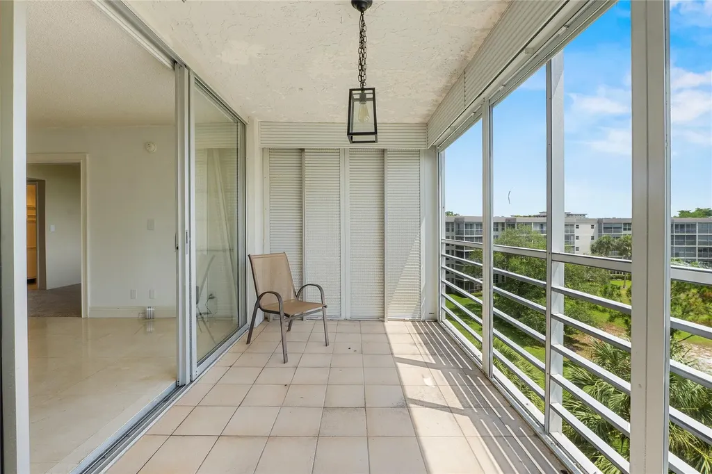 535 Oaks Drive Pompano Beach FL 33069
