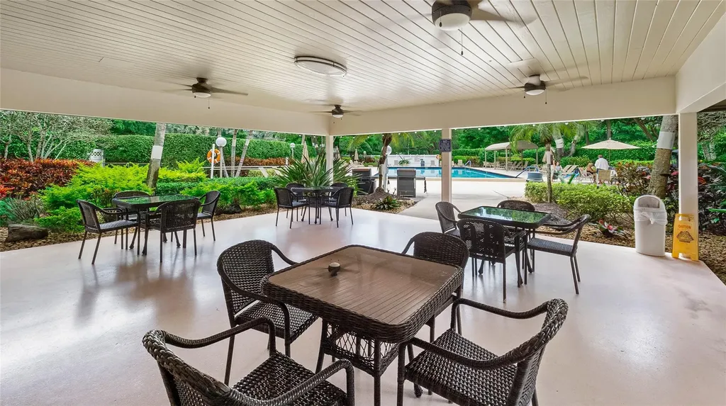 535 Oaks Drive Pompano Beach FL 33069