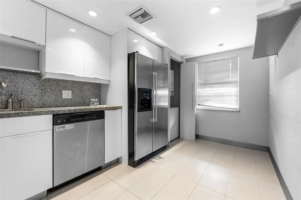 535 Oaks Drive Pompano Beach FL 33069