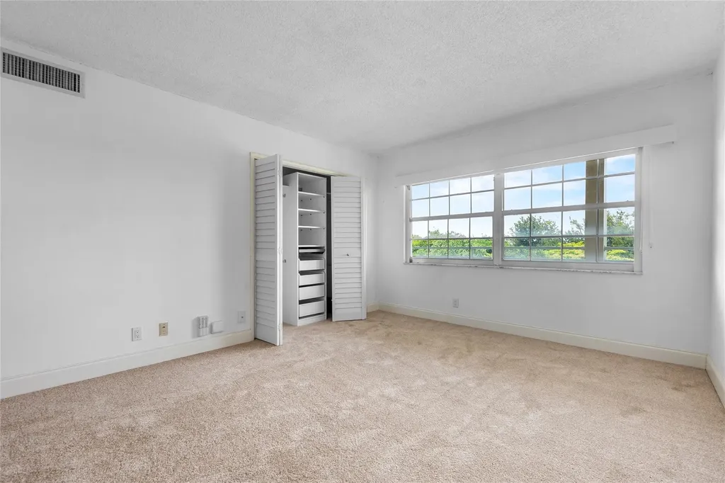 535 Oaks Drive Pompano Beach FL 33069