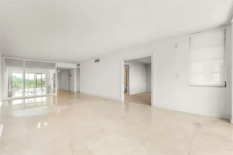 535 Oaks Drive Pompano Beach FL 33069