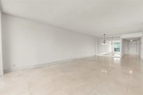 535 Oaks Drive Pompano Beach FL 33069