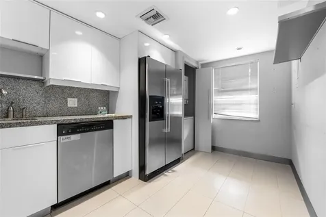 535 Oaks Drive Pompano Beach FL 33069