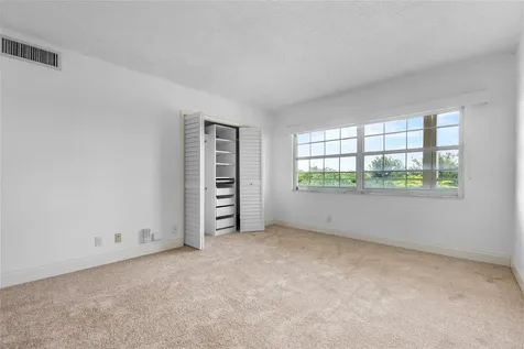 535 Oaks Drive Pompano Beach FL 33069