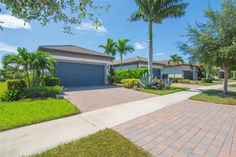 5122 Unity Square Vero Beach FL 32967