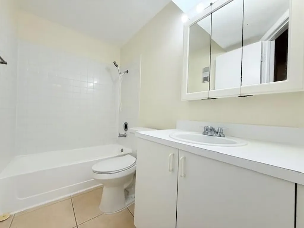 4097 NW 87th Avenue Sunrise FL 33351