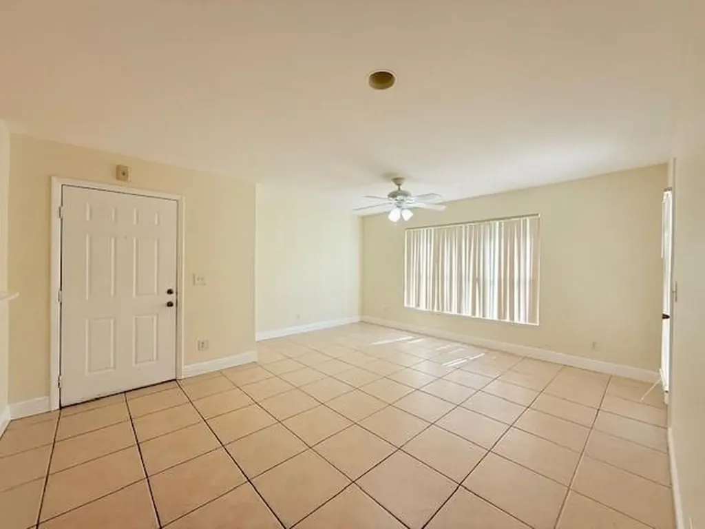 4097 NW 87th Avenue Sunrise FL 33351