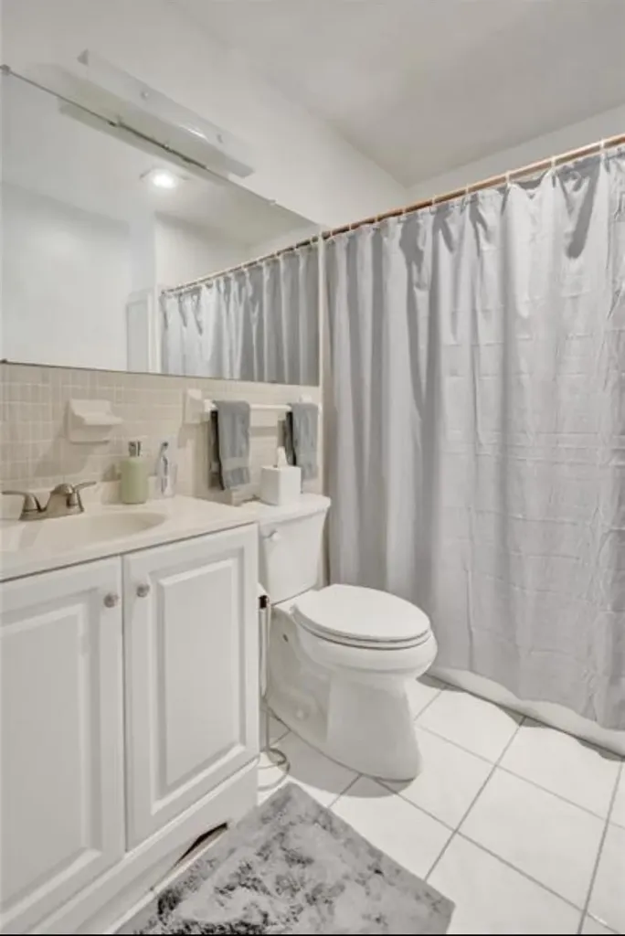 6750 NE 21st Road Fort Lauderdale FL 33308