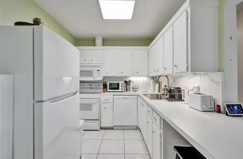 6750 NE 21st Road Fort Lauderdale FL 33308