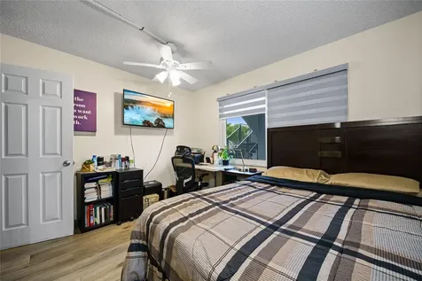 800 SW 125th Way Pembroke Pines FL 33027