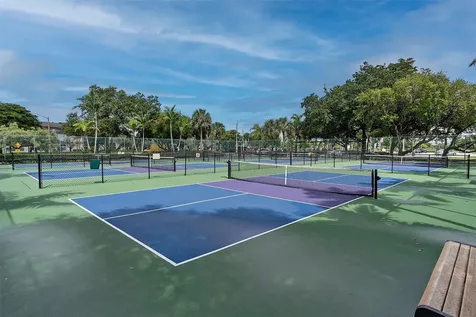 800 SW 125th Way Pembroke Pines FL 33027
