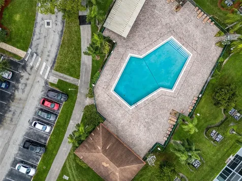 800 SW 125th Way Pembroke Pines FL 33027