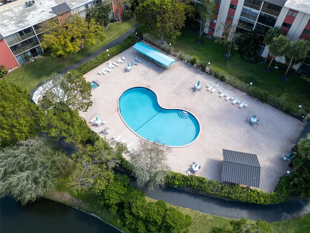 2206 S Cypress Bend Drive Pompano Beach FL 33069