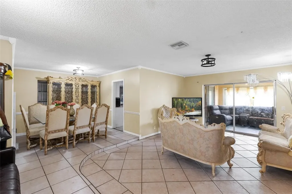 970 SW 67th Avenue North Lauderdale FL 33068