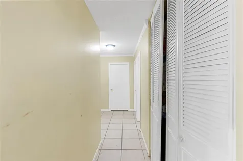 970 SW 67th Avenue North Lauderdale FL 33068