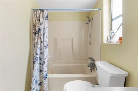 970 SW 67th Avenue North Lauderdale FL 33068