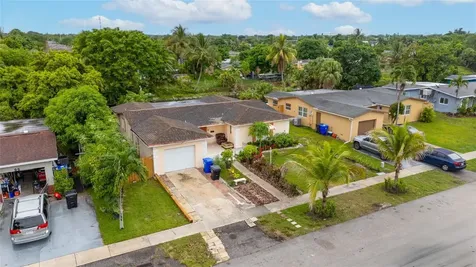 970 SW 67th Avenue North Lauderdale FL 33068