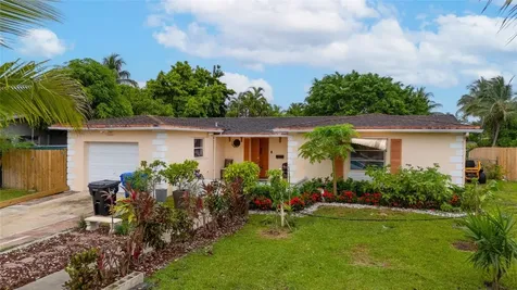 970 SW 67th Avenue North Lauderdale FL 33068