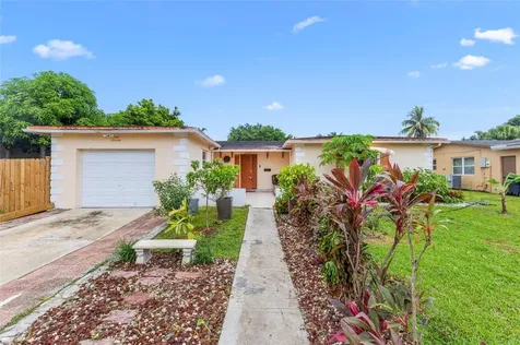 970 SW 67th Avenue North Lauderdale FL 33068