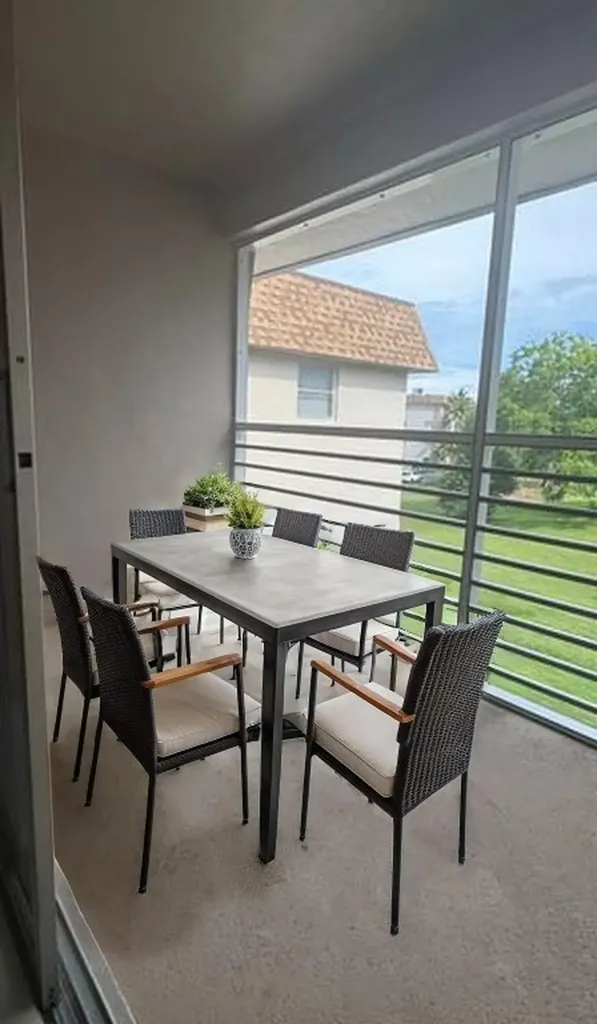 2491 82 Davie FL 33317