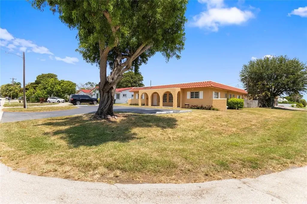 697 Ipswich Street Boca Raton FL 33487