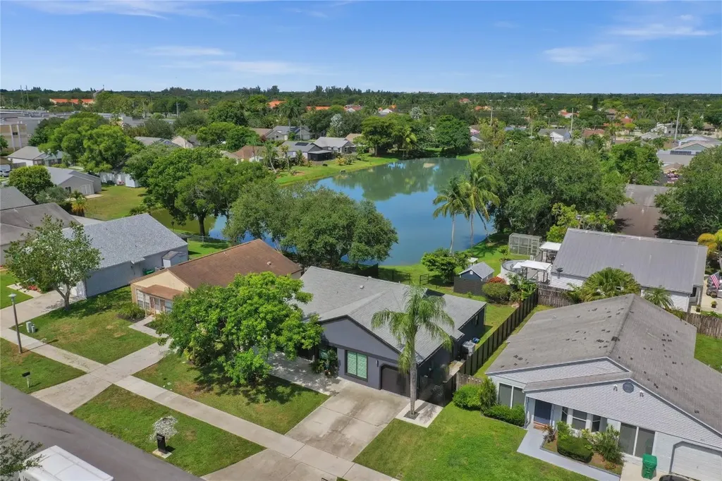 961 SW 134th Avenue Davie FL 33325
