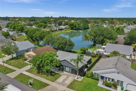 961 SW 134th Avenue Davie FL 33325