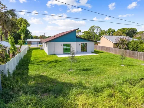 6904 Salerno Road Fort Pierce FL 34951