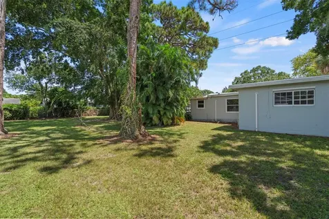 1824 S 29th Street Fort Pierce FL 34947