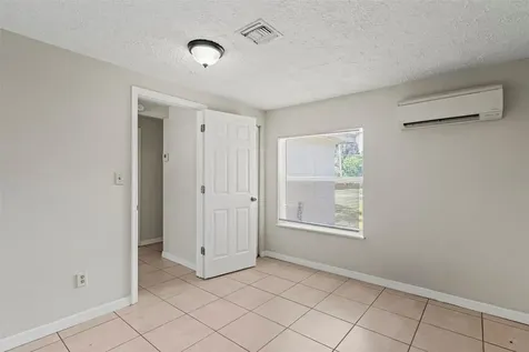 1824 S 29th Street Fort Pierce FL 34947