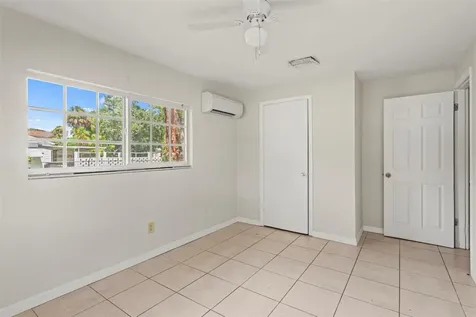 1824 S 29th Street Fort Pierce FL 34947
