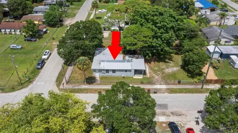 1824 S 29th Street Fort Pierce FL 34947