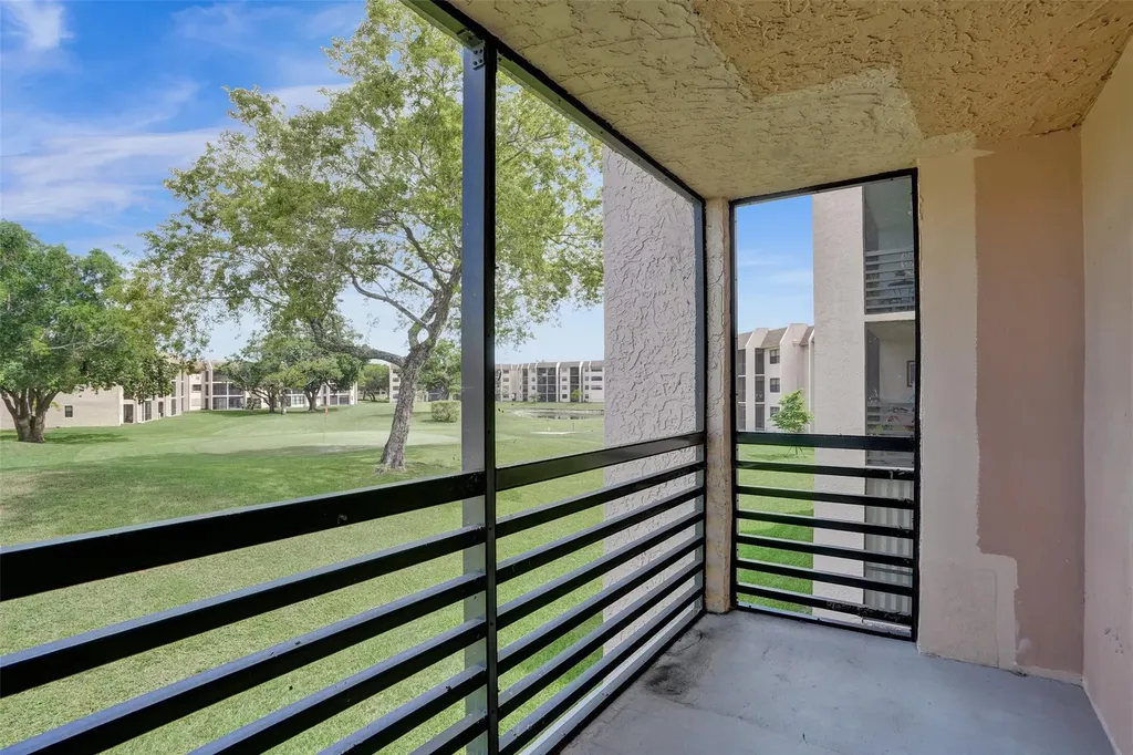 10434 Sunrise Lakes Boulevard Sunrise FL 33322