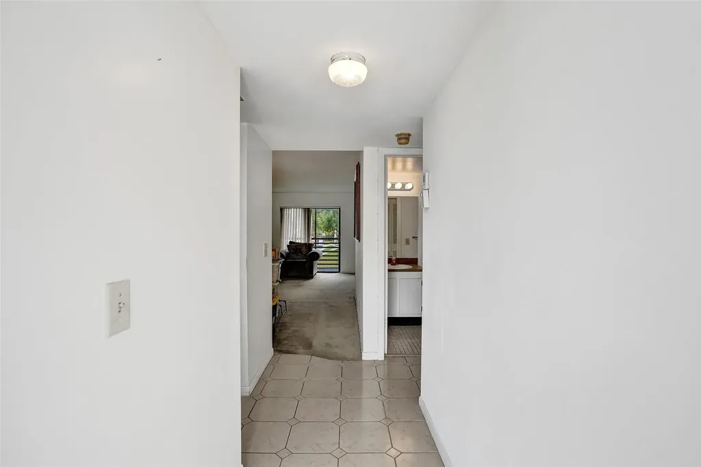 10434 Sunrise Lakes Boulevard Sunrise FL 33322
