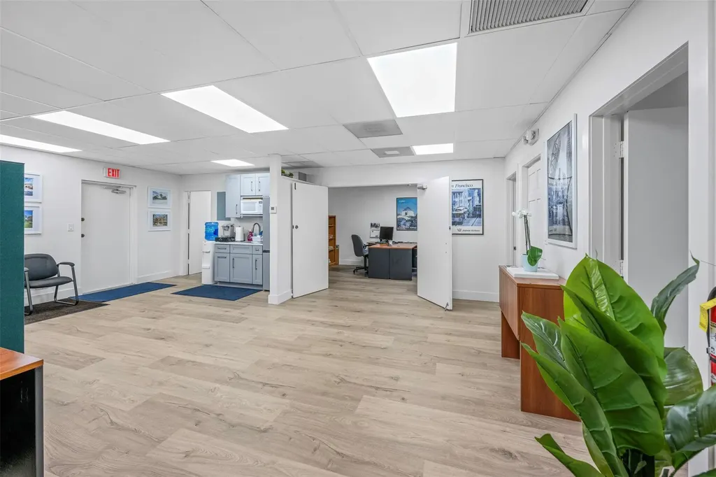 1881 N University Drive Coral Springs FL 33071