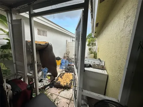 18476 NW 52nd Path Miami Gardens FL 33055